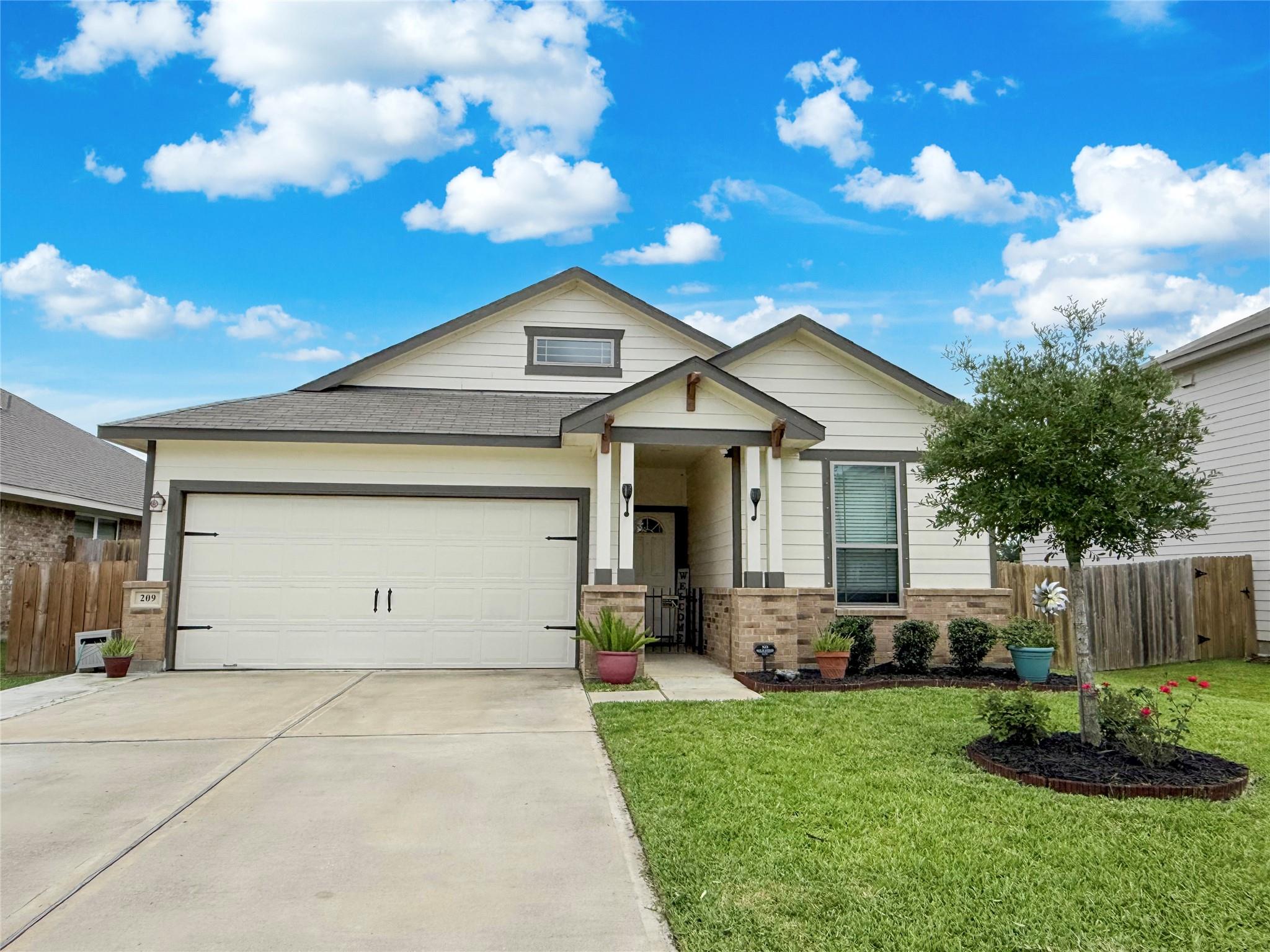 209 Bryan Way — photo