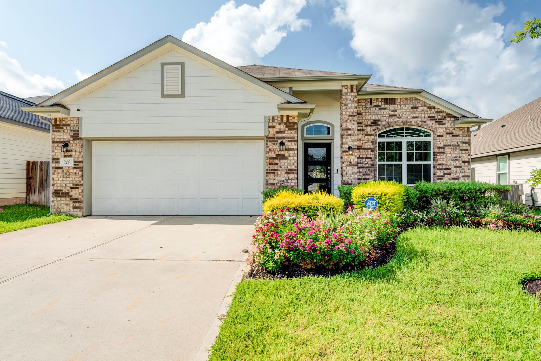 208 Shoreview Drive — photo