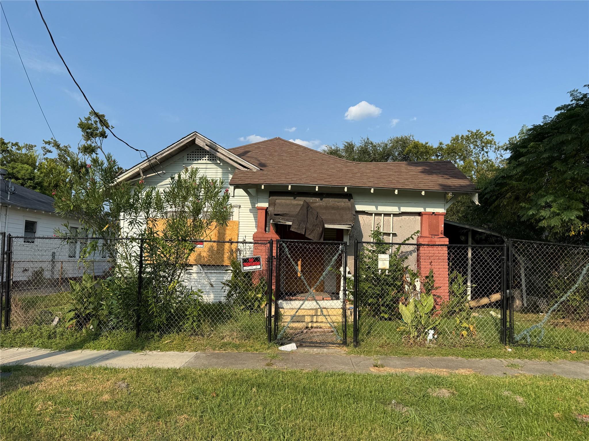 2316 Everett Street — photo