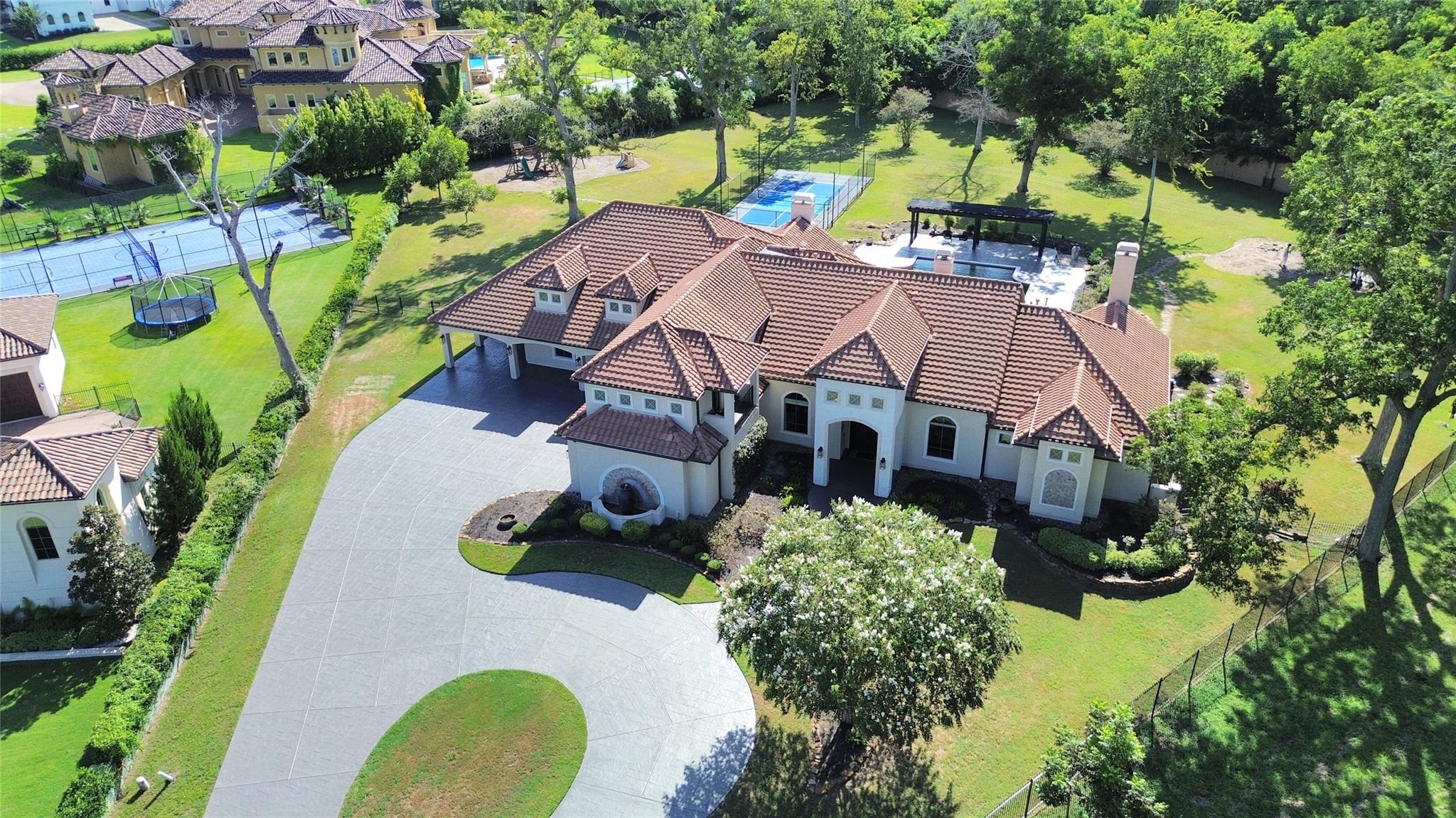 50 Golden Hollow — photo