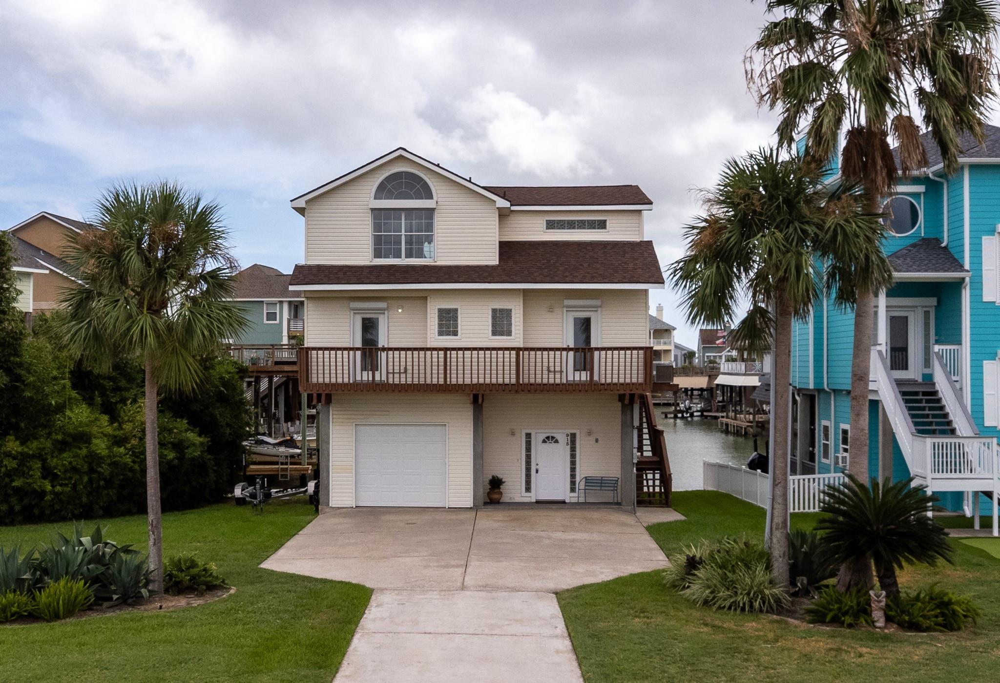 915 Tiki Drive — photo