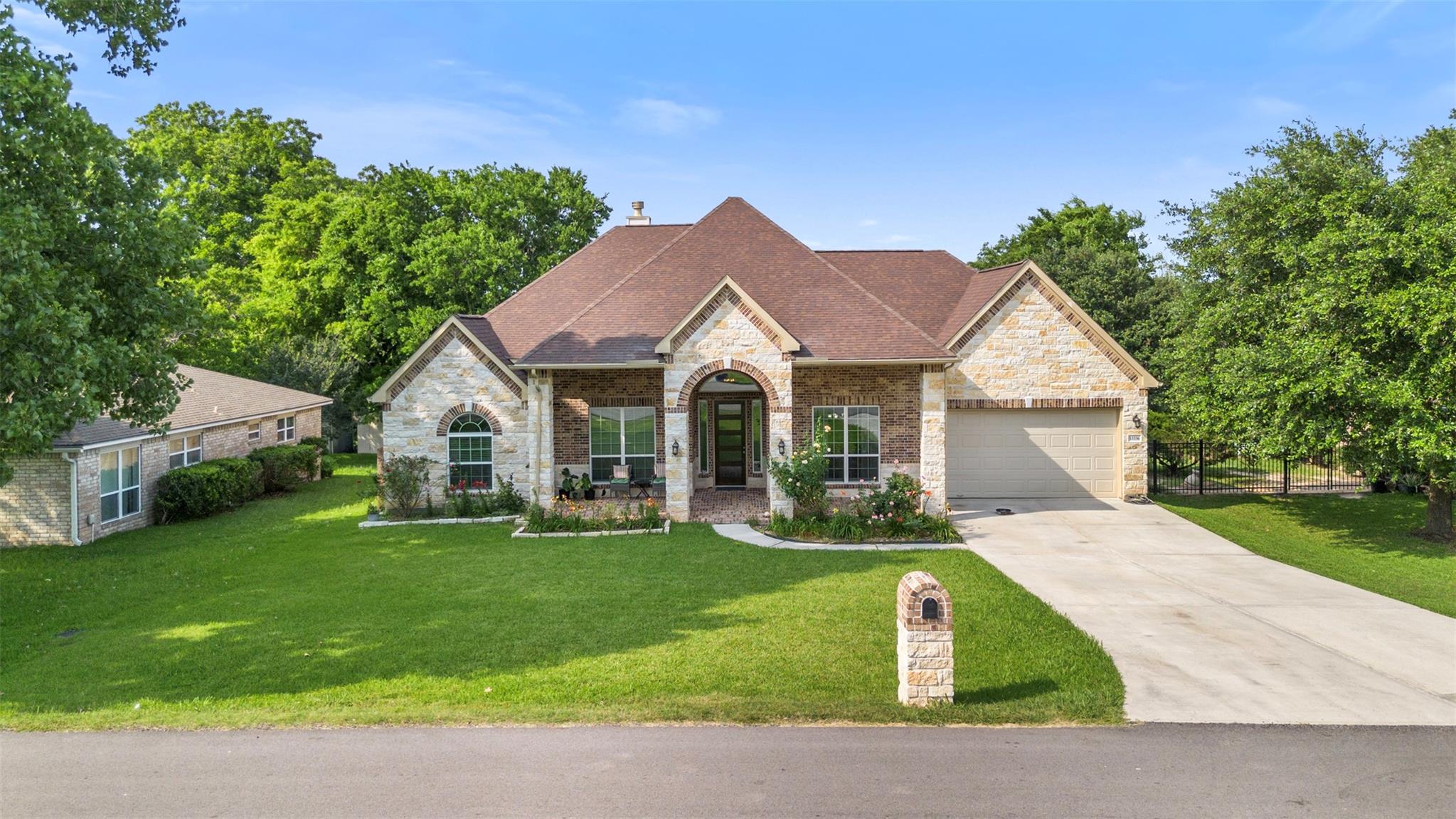13336 Lake Breeze Lane — photo