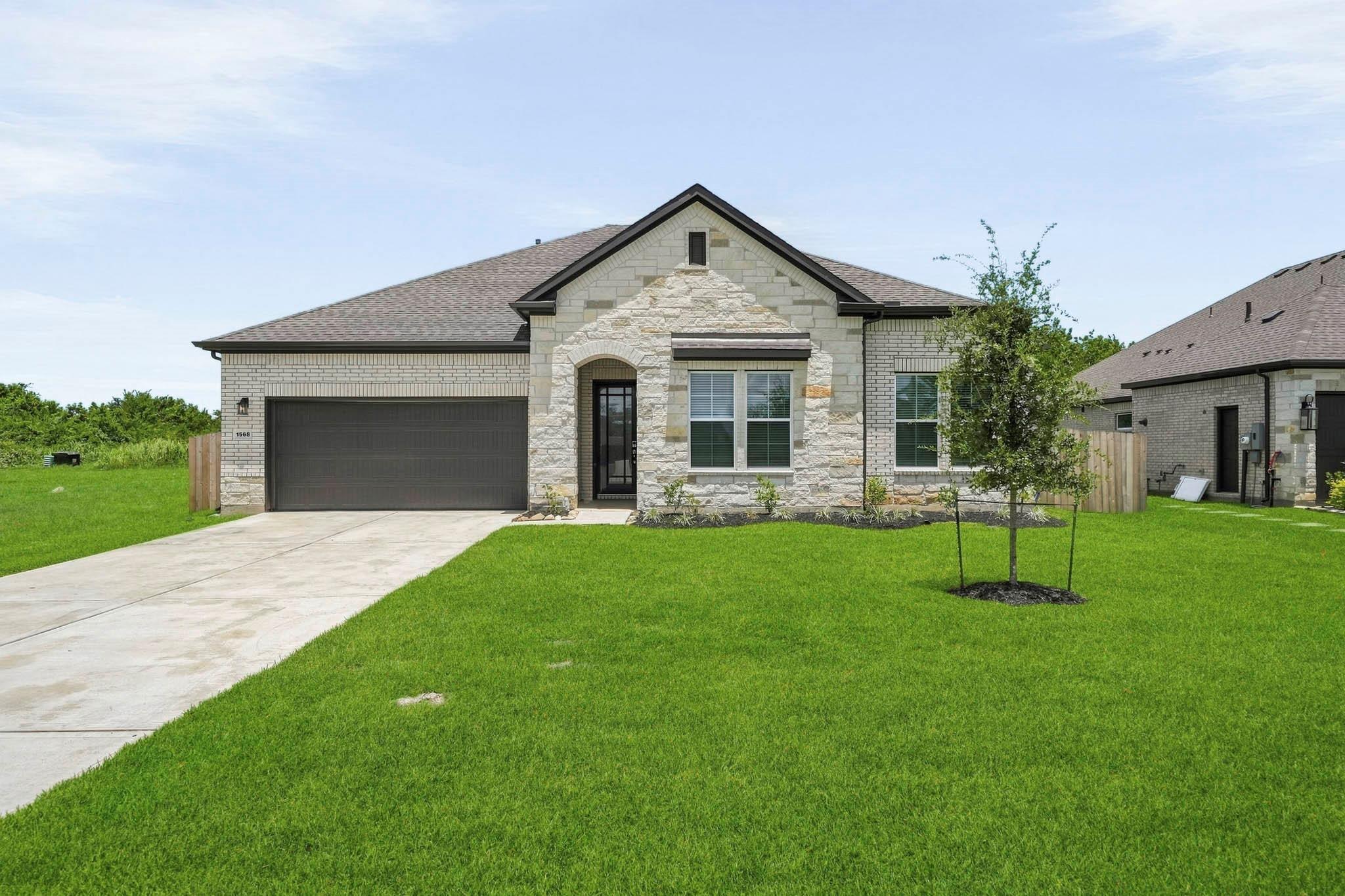 1568 Elm Court — photo
