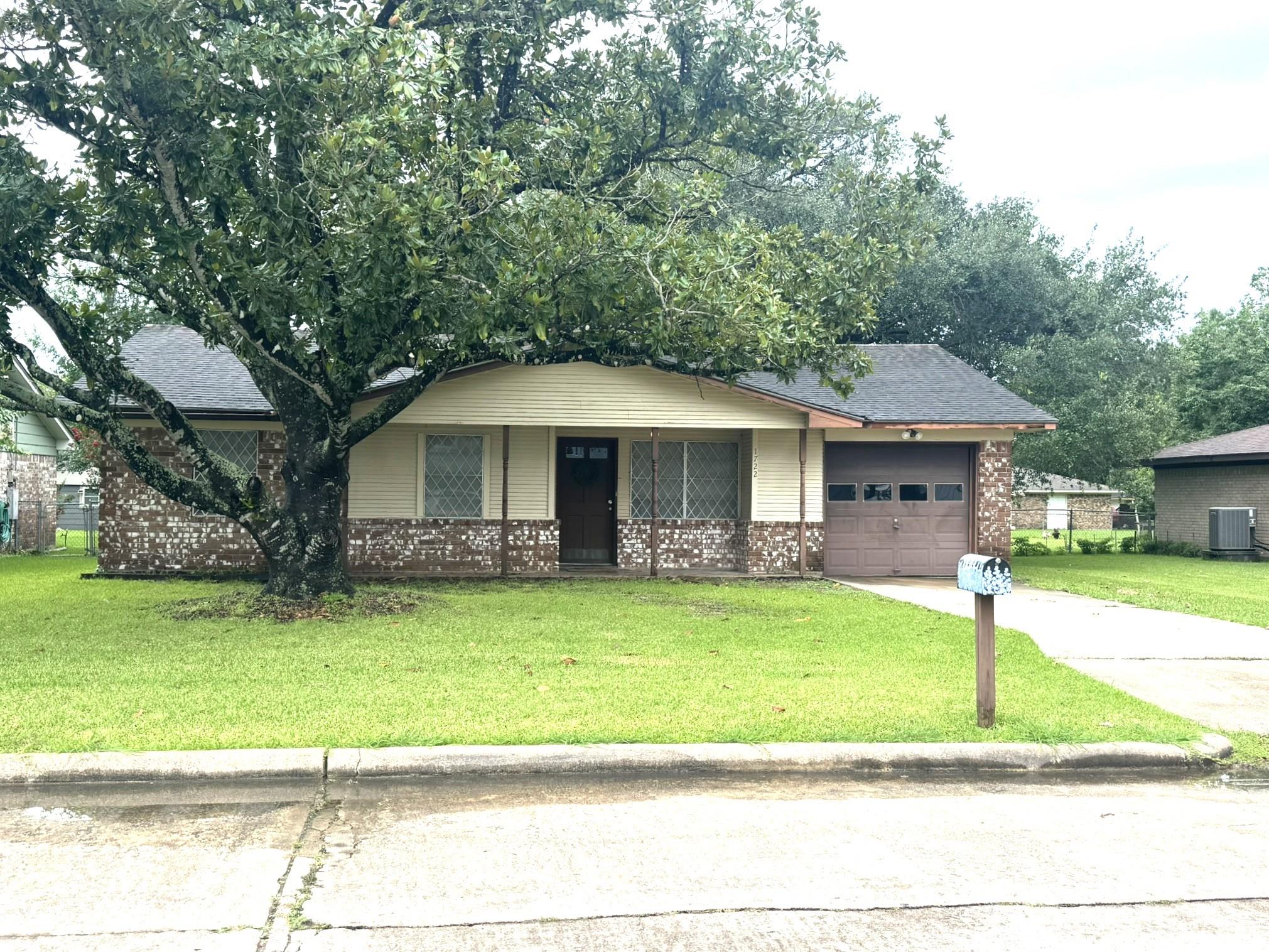 1722 Briar Lane — photo