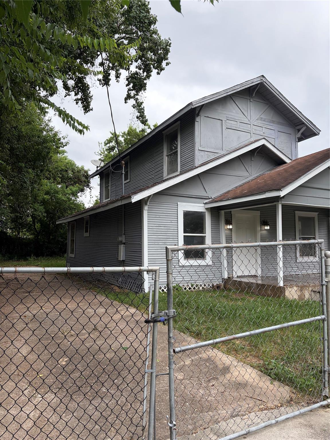 3605 Rebecca Street — photo