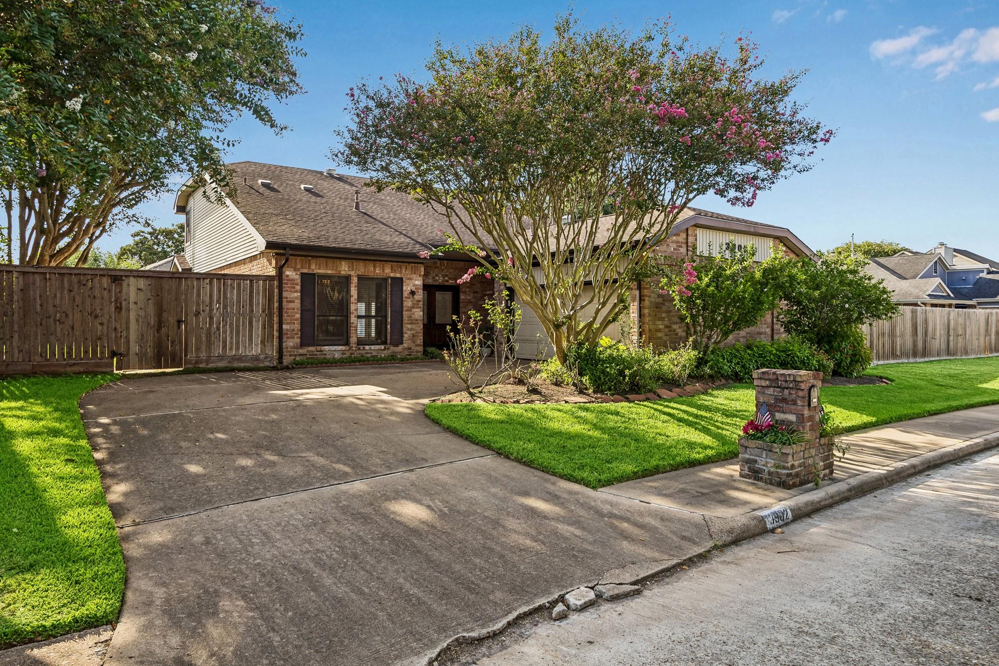 3902 Crystal Falls Drive — photo