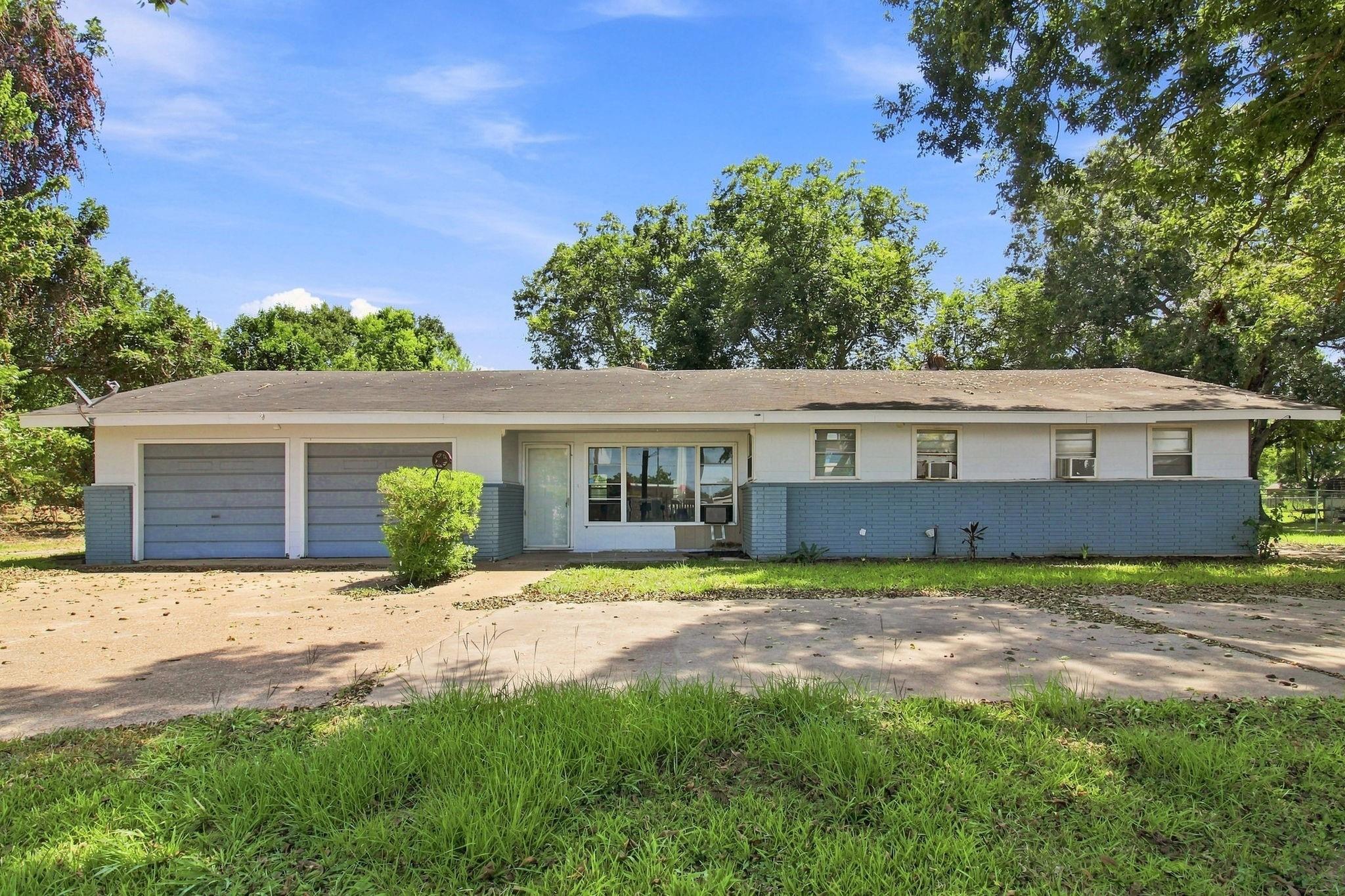 817 Masonic Oak Drive — photo