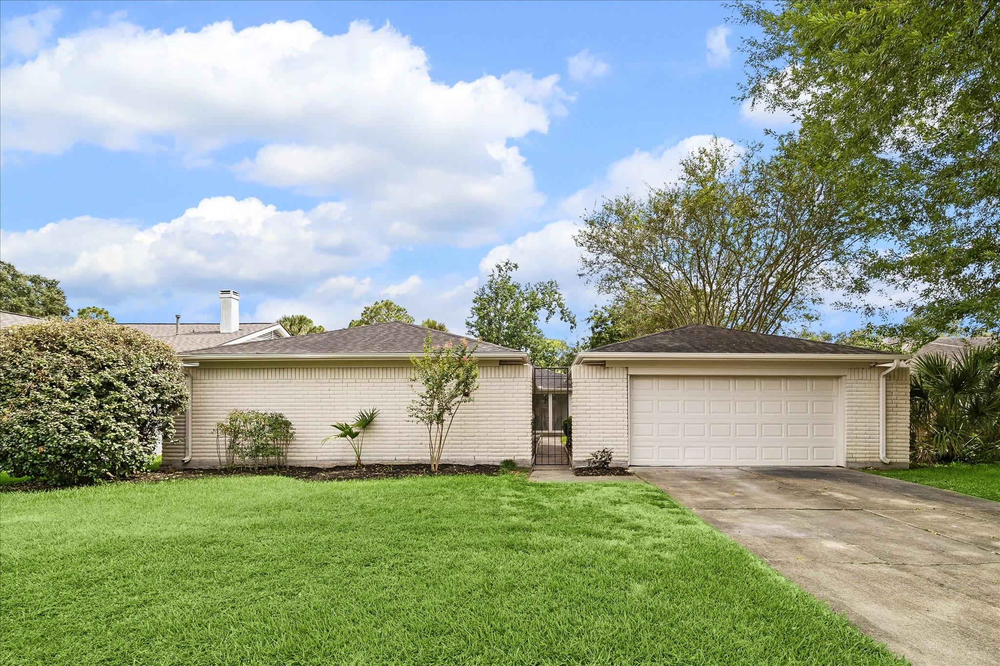 15918 Brookford Drive — photo