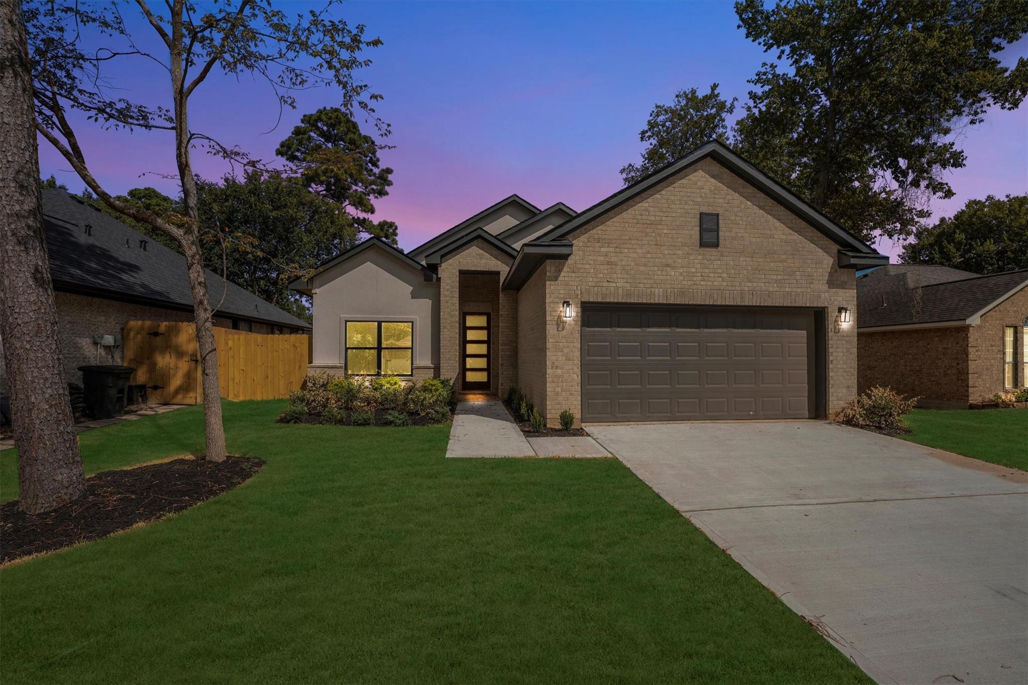 12118 Brightwood Drive — photo