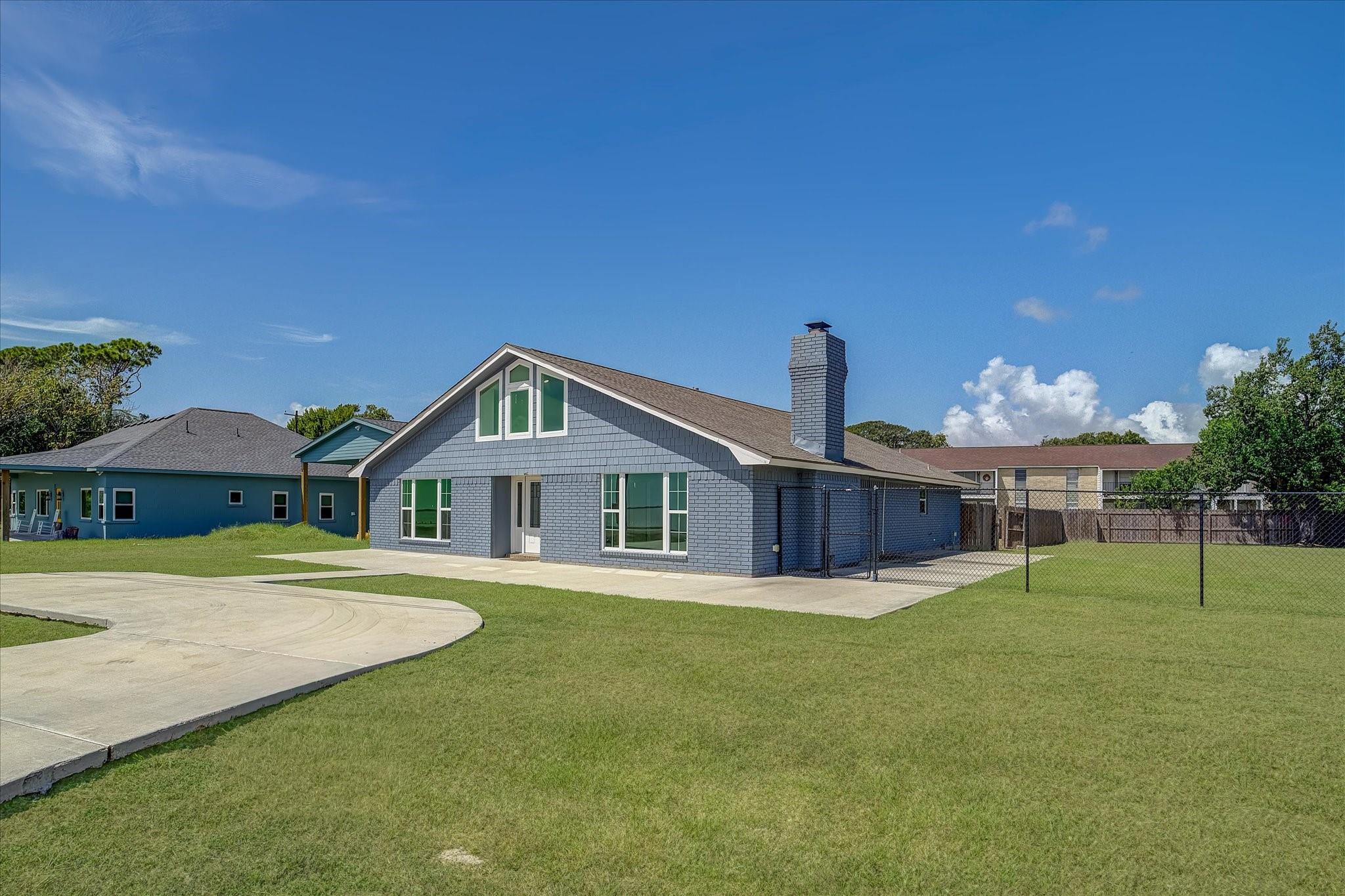 1809 E Bayshore Drive — photo