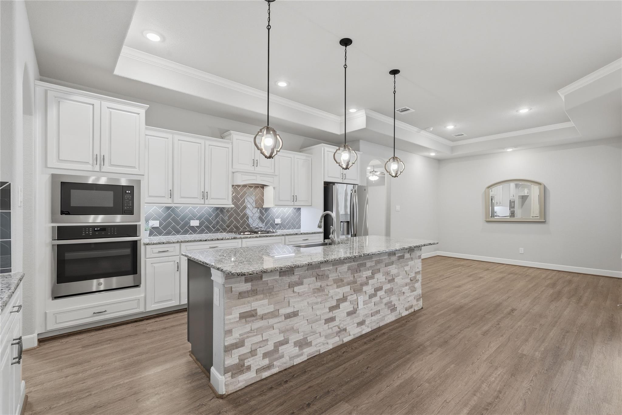 5757 Lakeside Villas Court — photo