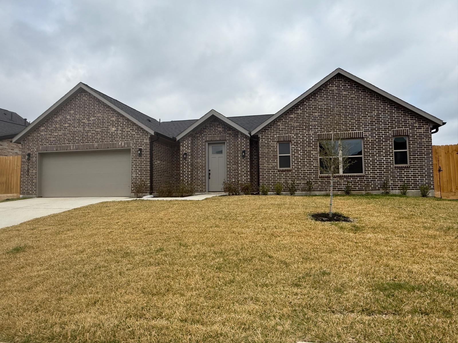 2602 Martinas Ct — photo