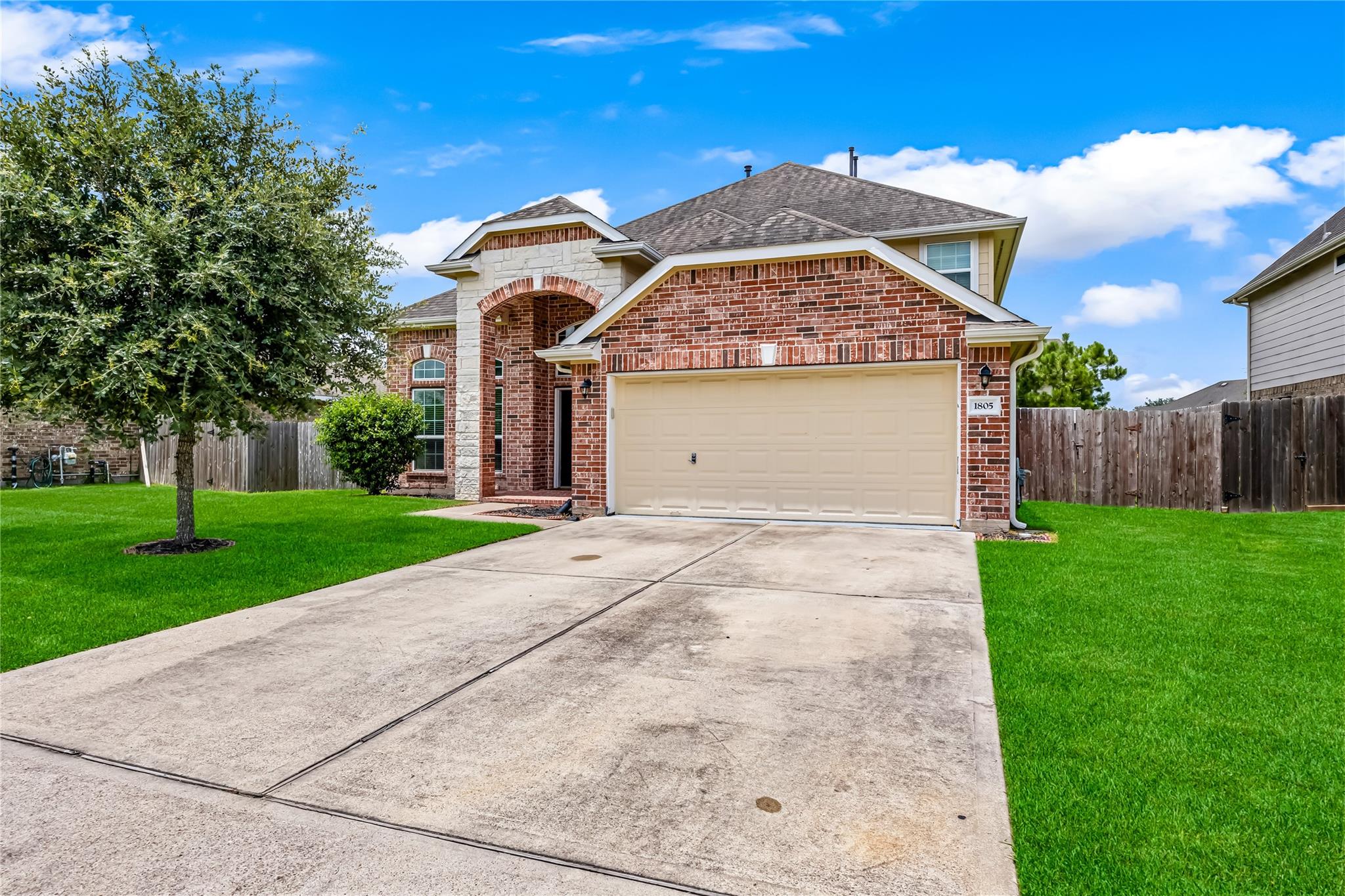 1805 Majestic Oak Drive — photo