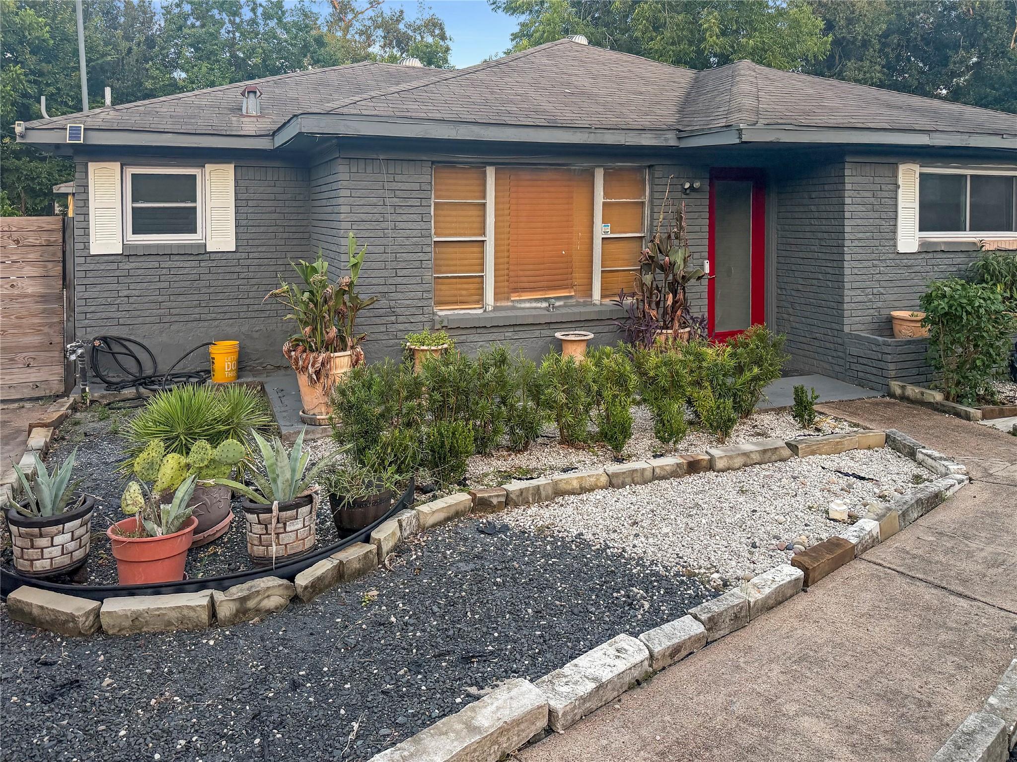6811 Saint Augustine Street — photo