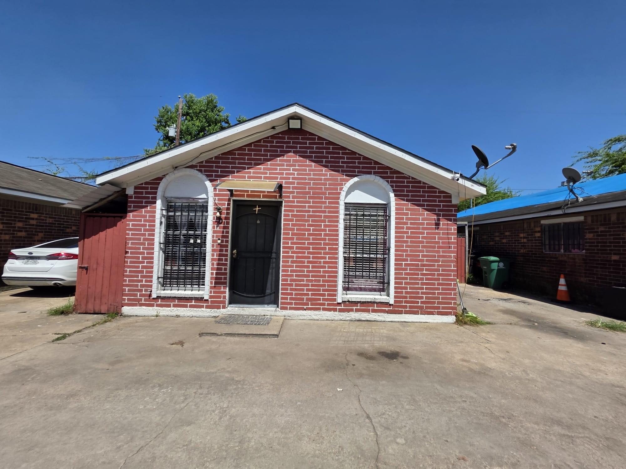 2415 W Little York Road #D — photo