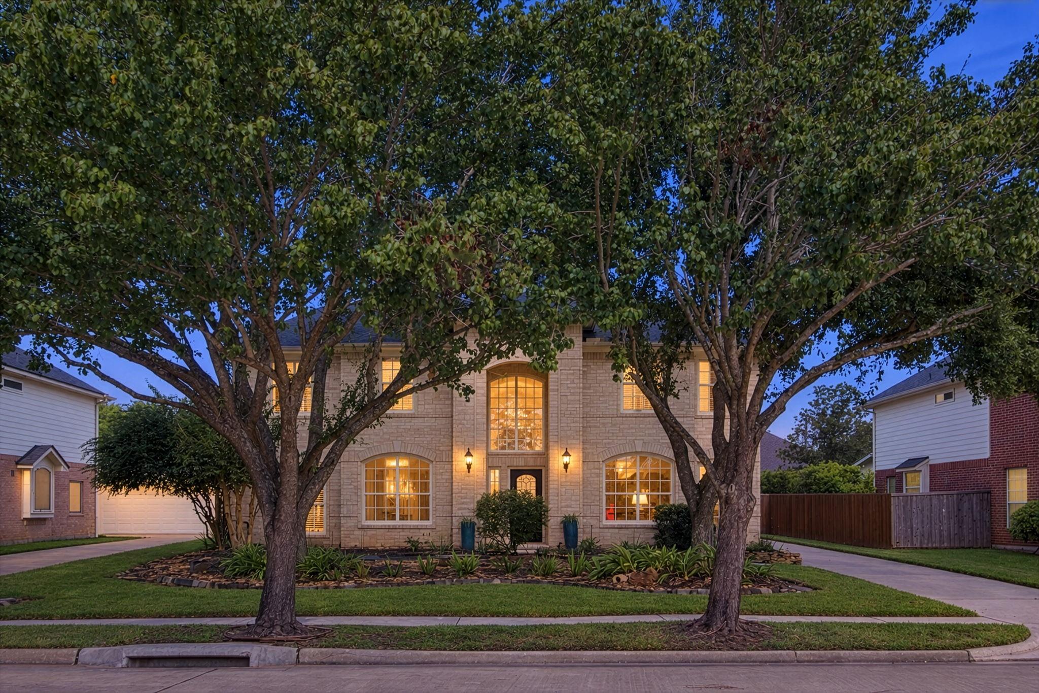 2417 La Rochelle Court — photo