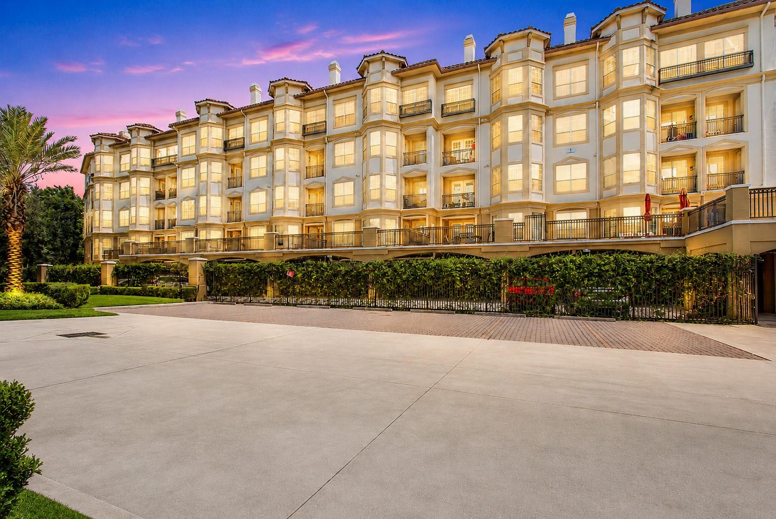 7575 Kirby Drive #1401 — photo