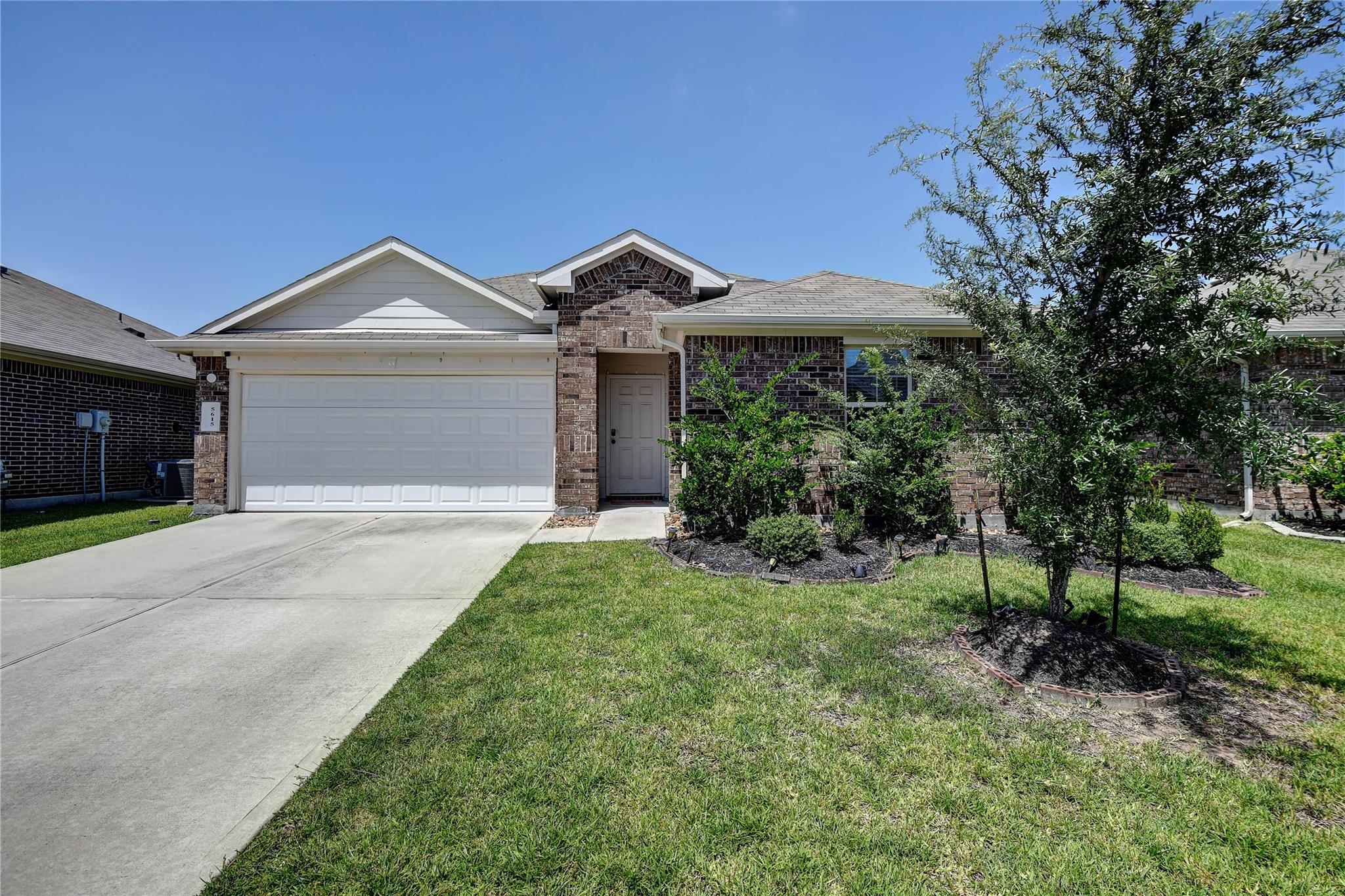 5615 Tindarey Bluff Trail — photo