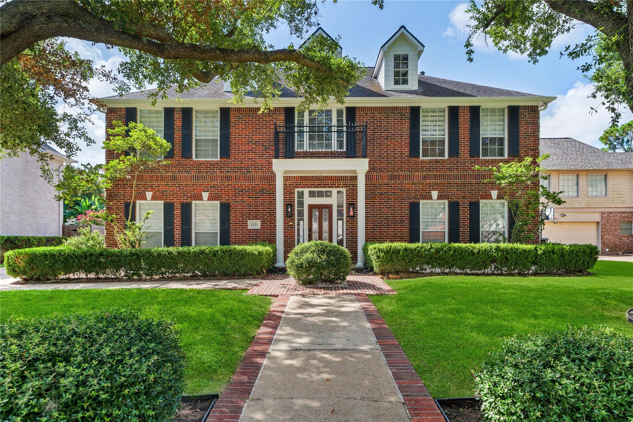 1221 Wedgewood Drive — photo