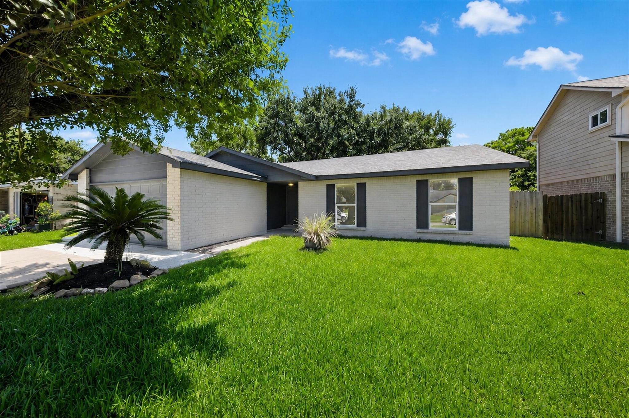 10431 Long River Drive — photo