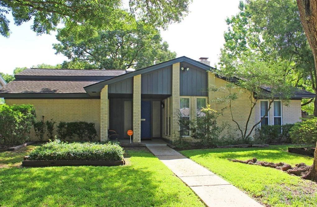 15435 Torry Pines Road — photo