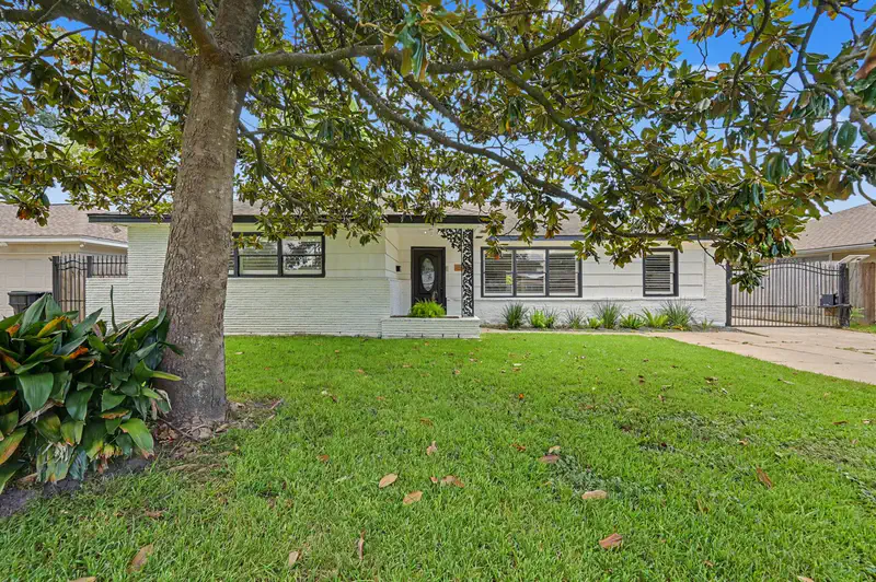 9613 Westview Drive — photo