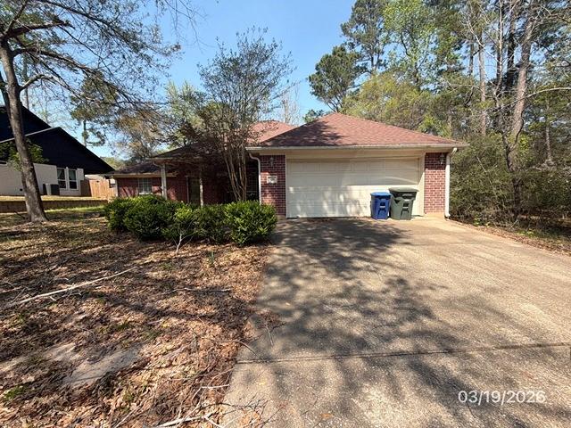 606 West Lane — photo