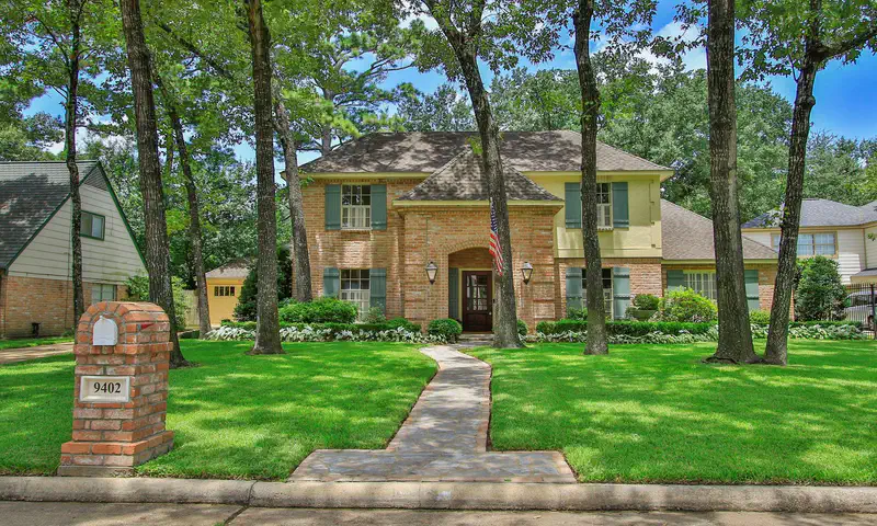 9402 Godstone Lane — photo