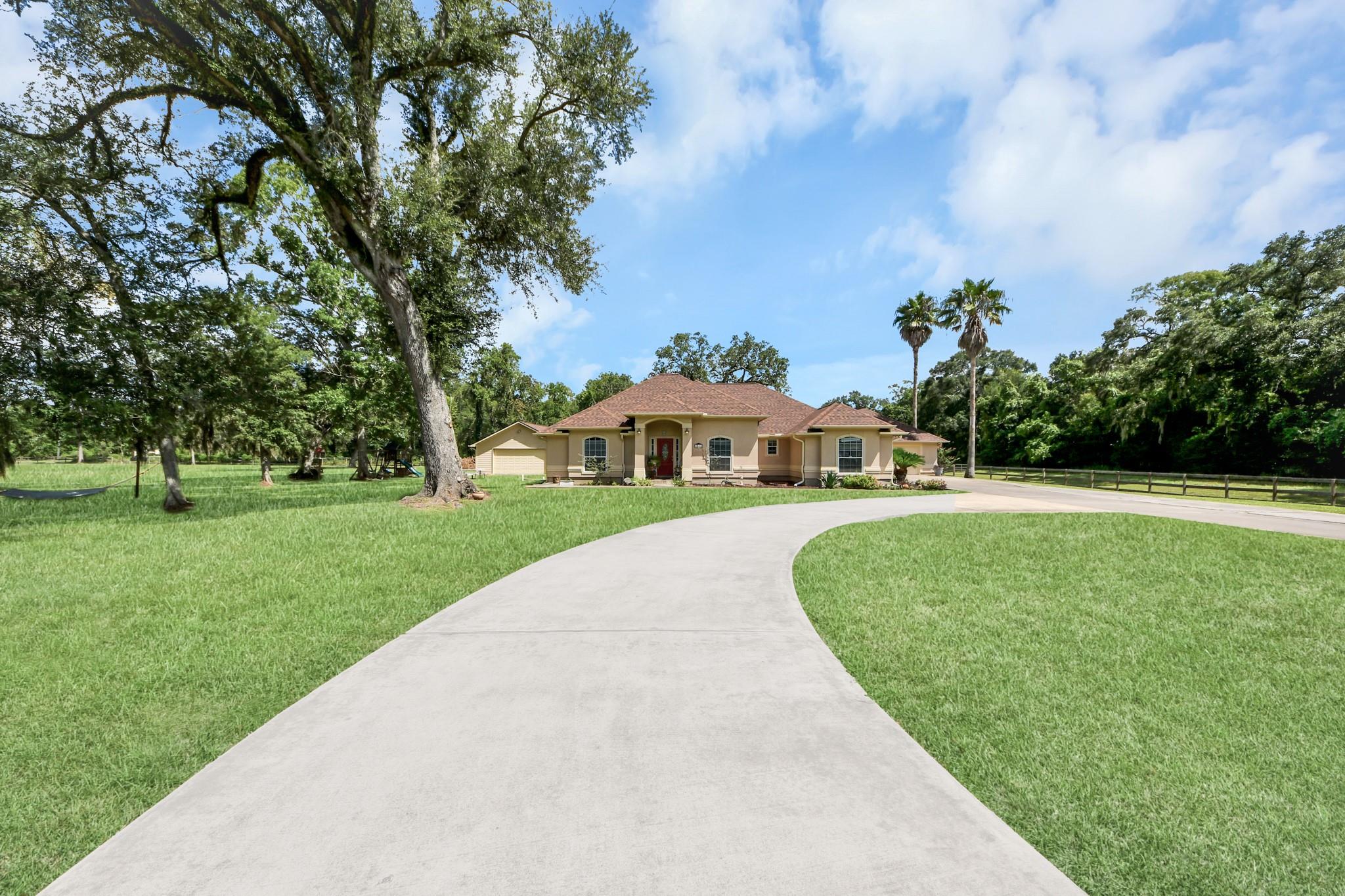 1102 w point dr, ROSHARON TX 77583 — photo 3