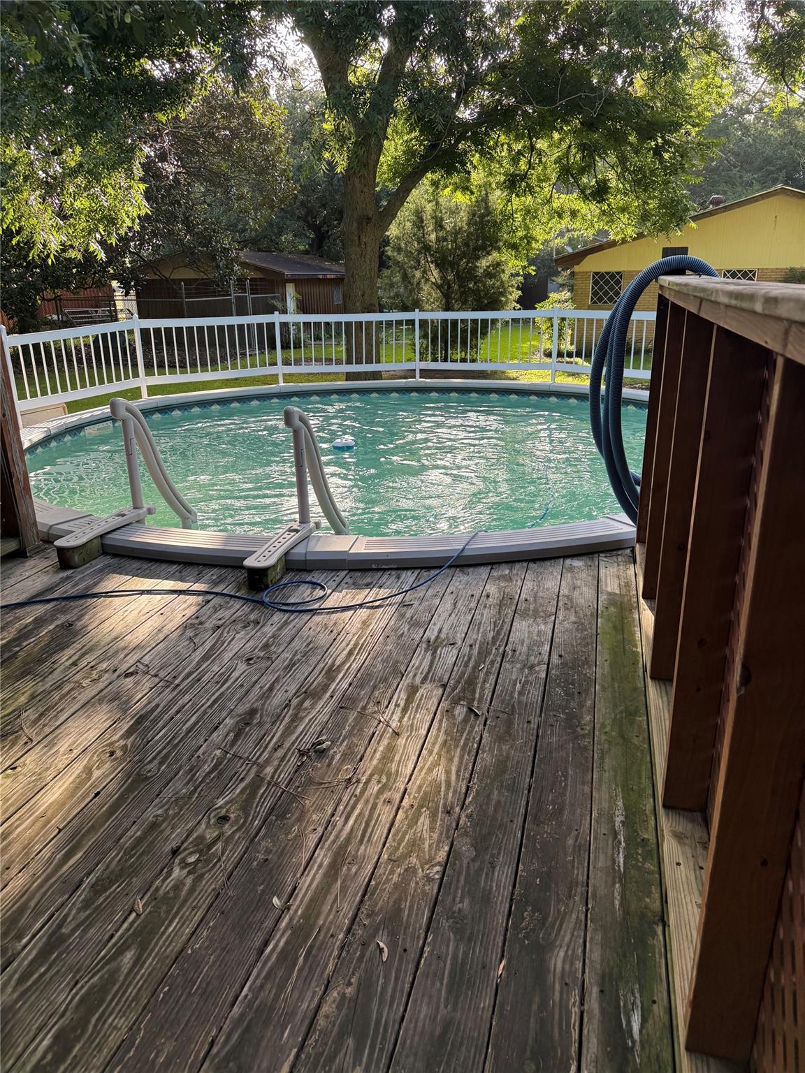 307 E Oak Avenue, Winnie, TX 77665 — photo 2