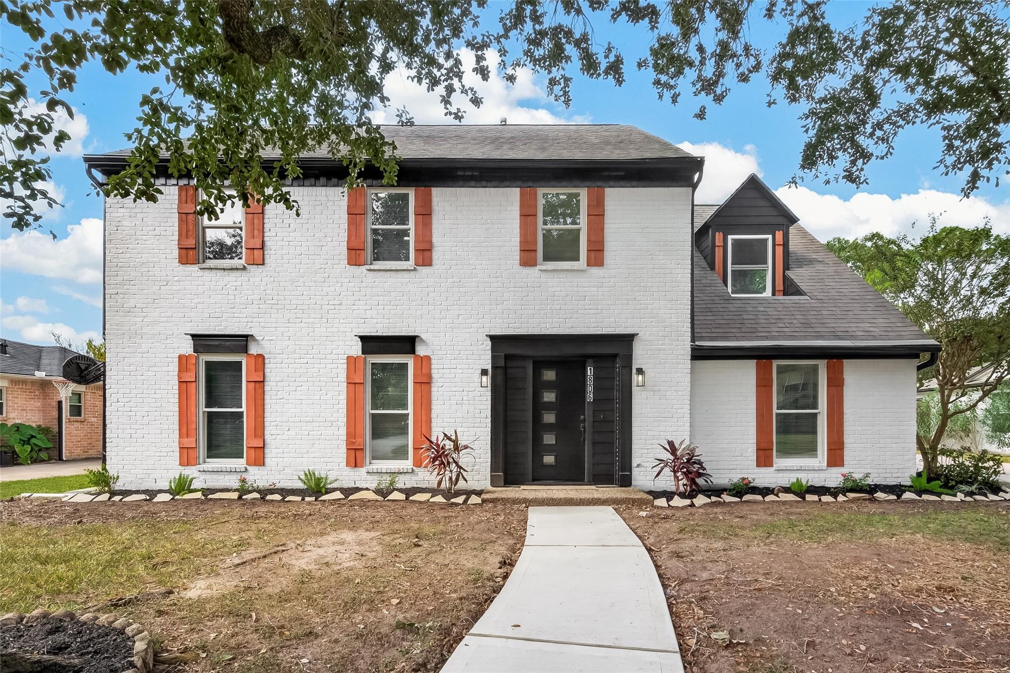 1806 Valley Vista Drive — photo