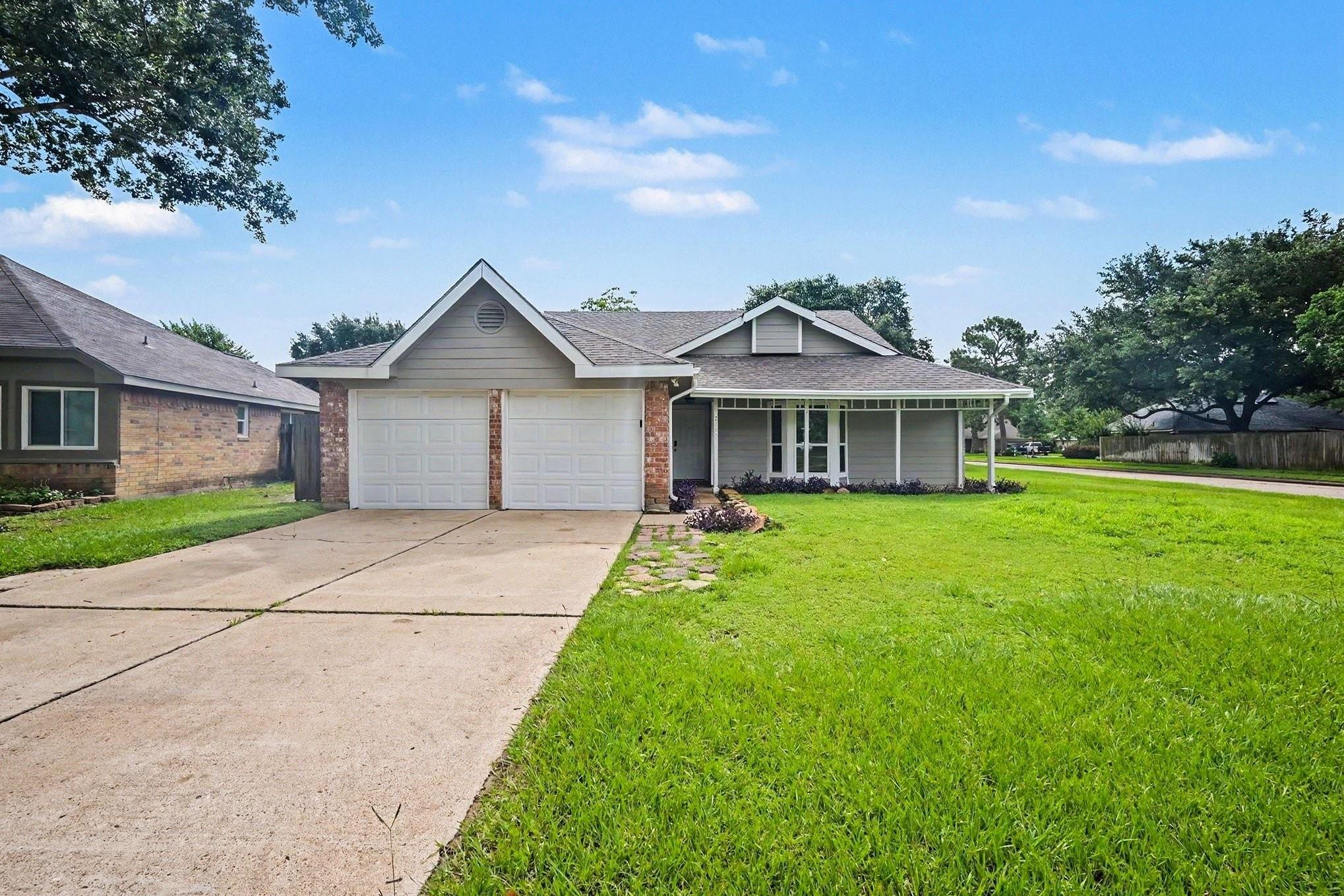 2710 Village Circle Drive — photo