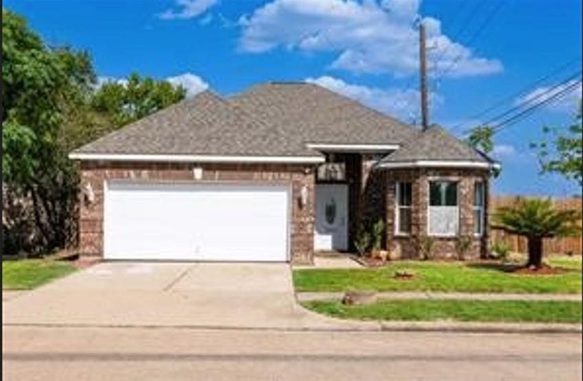 2402 Raintree Village Drive — photo