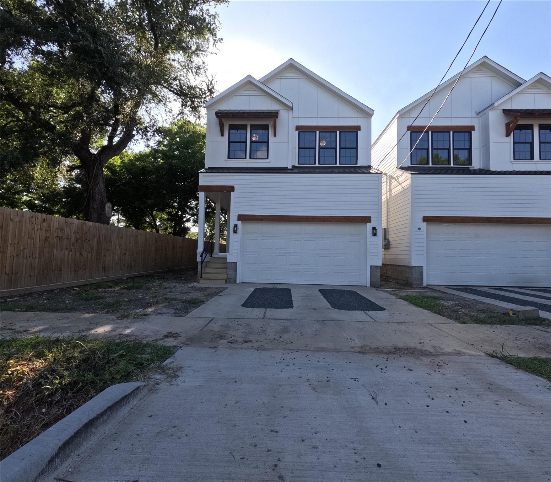 9427 Coffee Street — photo