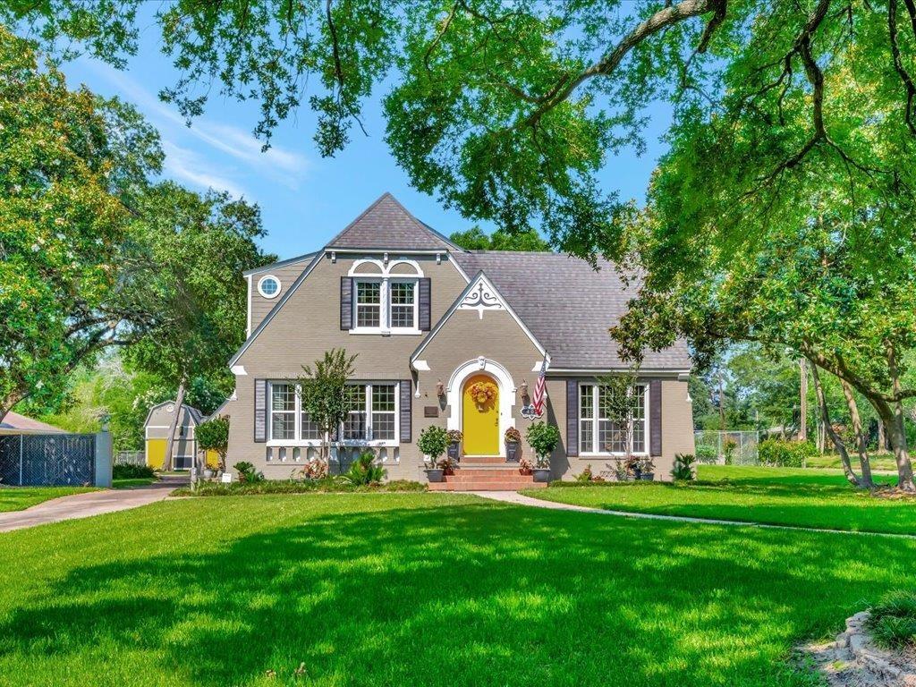 402 S Bynum Street — photo