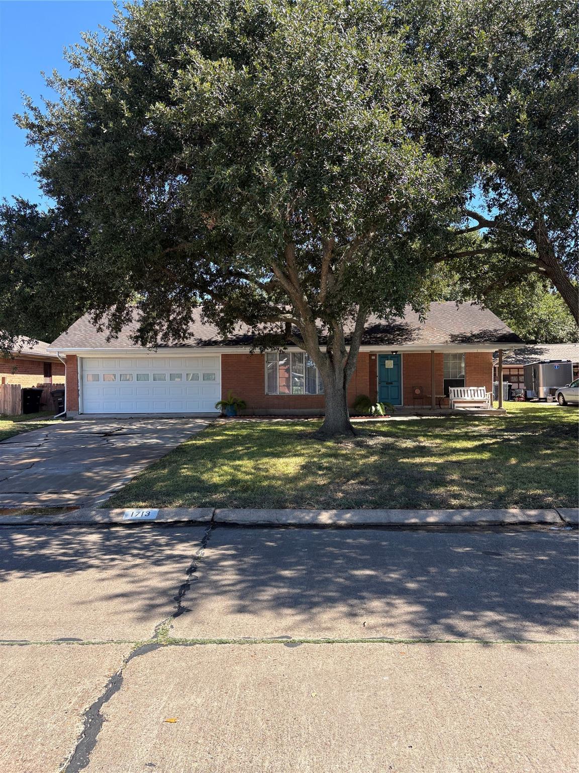 1713 Glenview Lane — photo