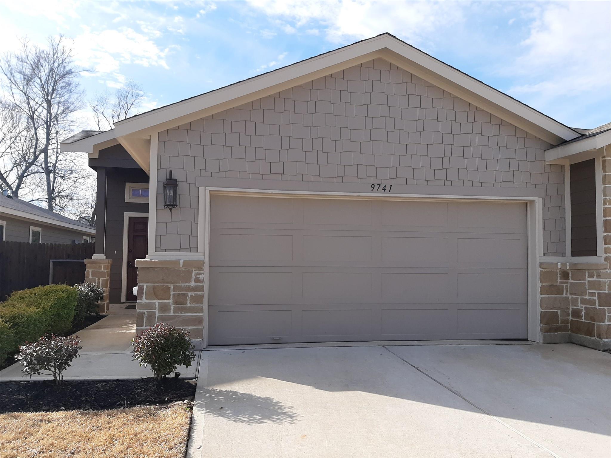 9717 Grosbeak Lane — photo
