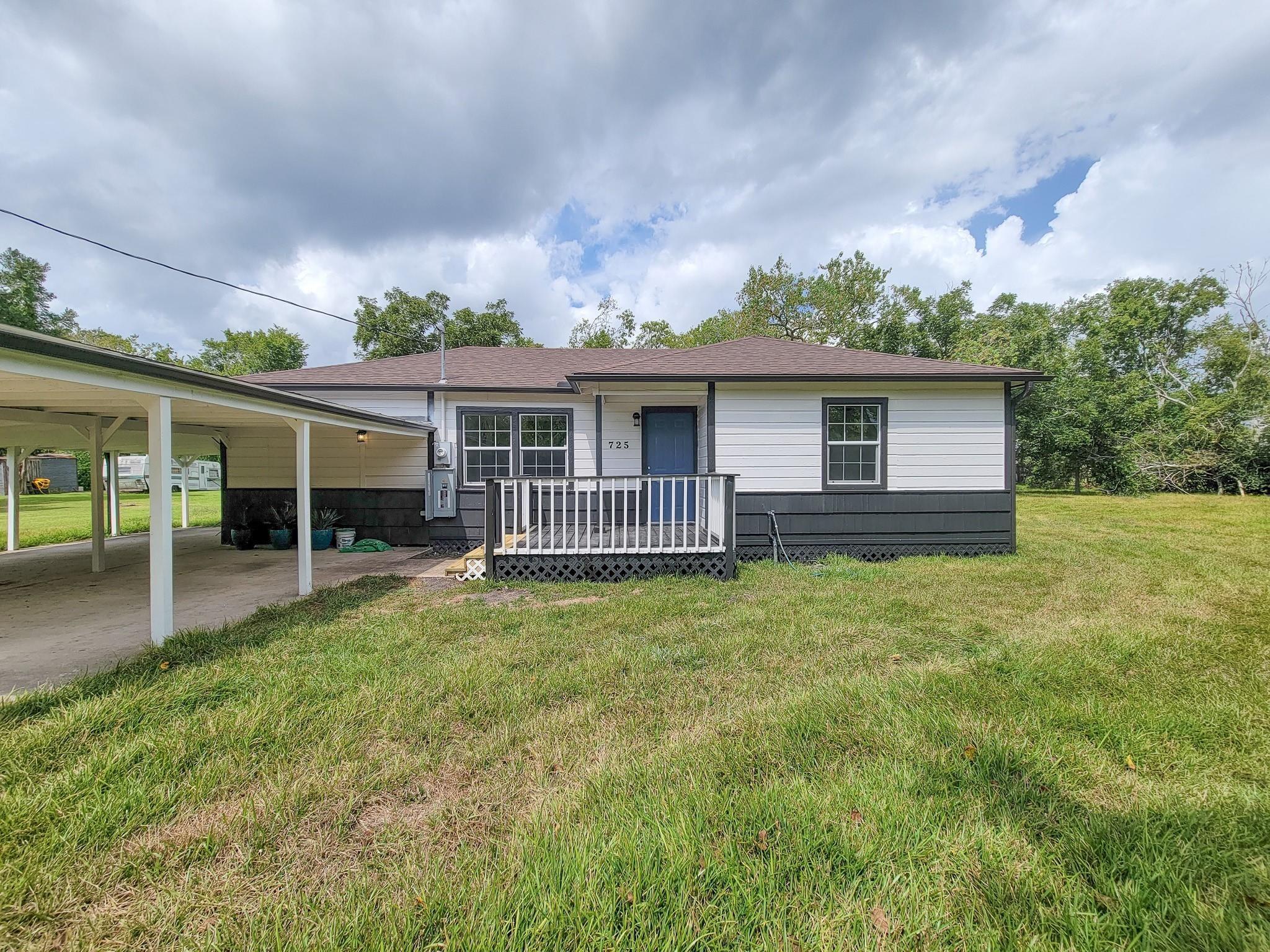 725 Cahill Road — photo