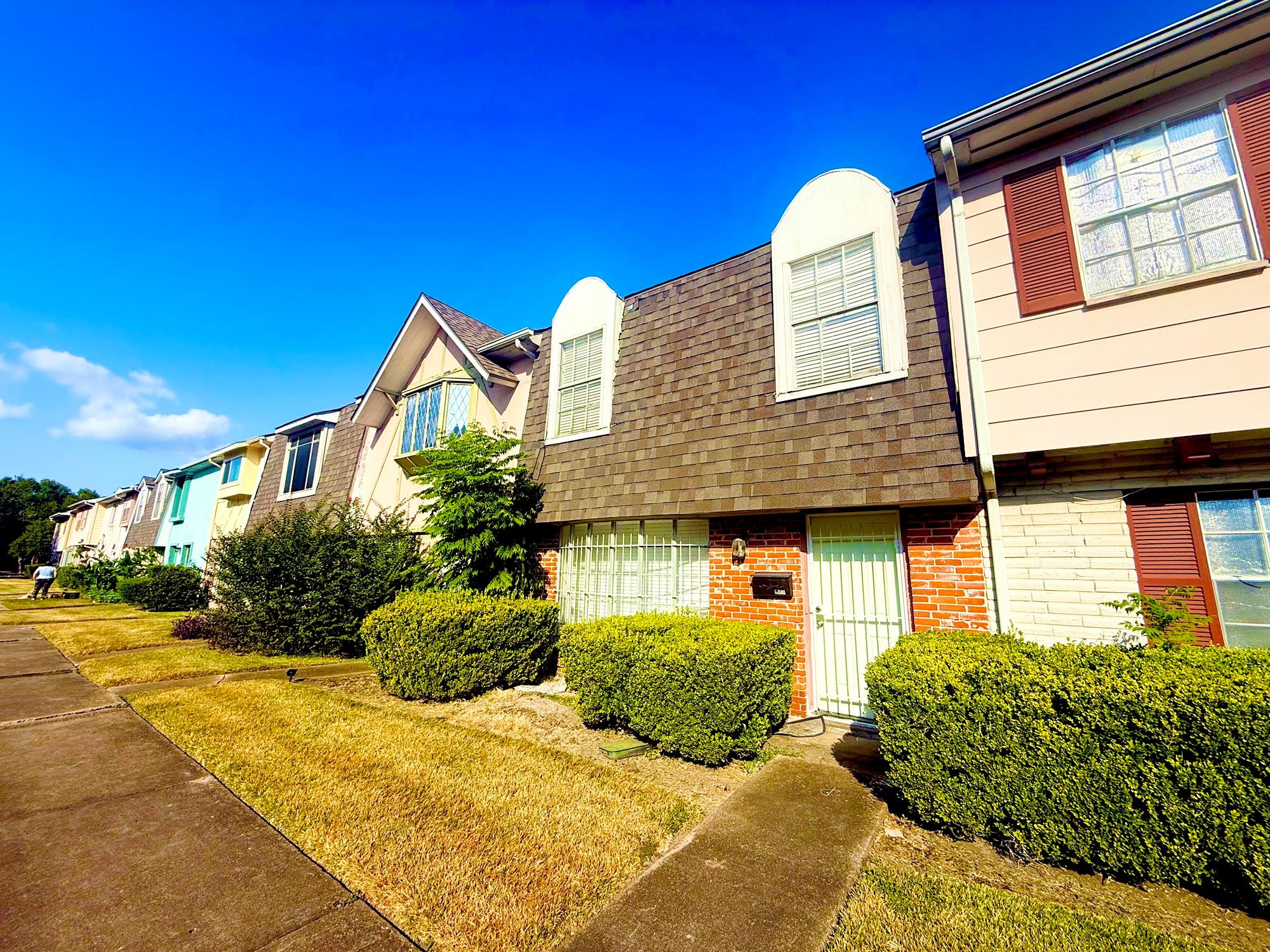 11451 Beechnut St — photo