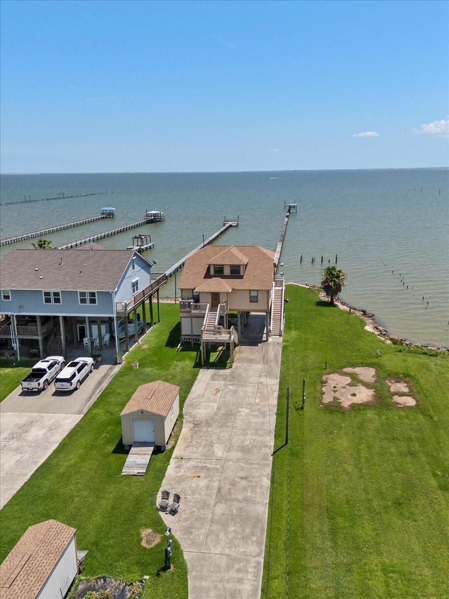 5212 Bayside Drive — photo