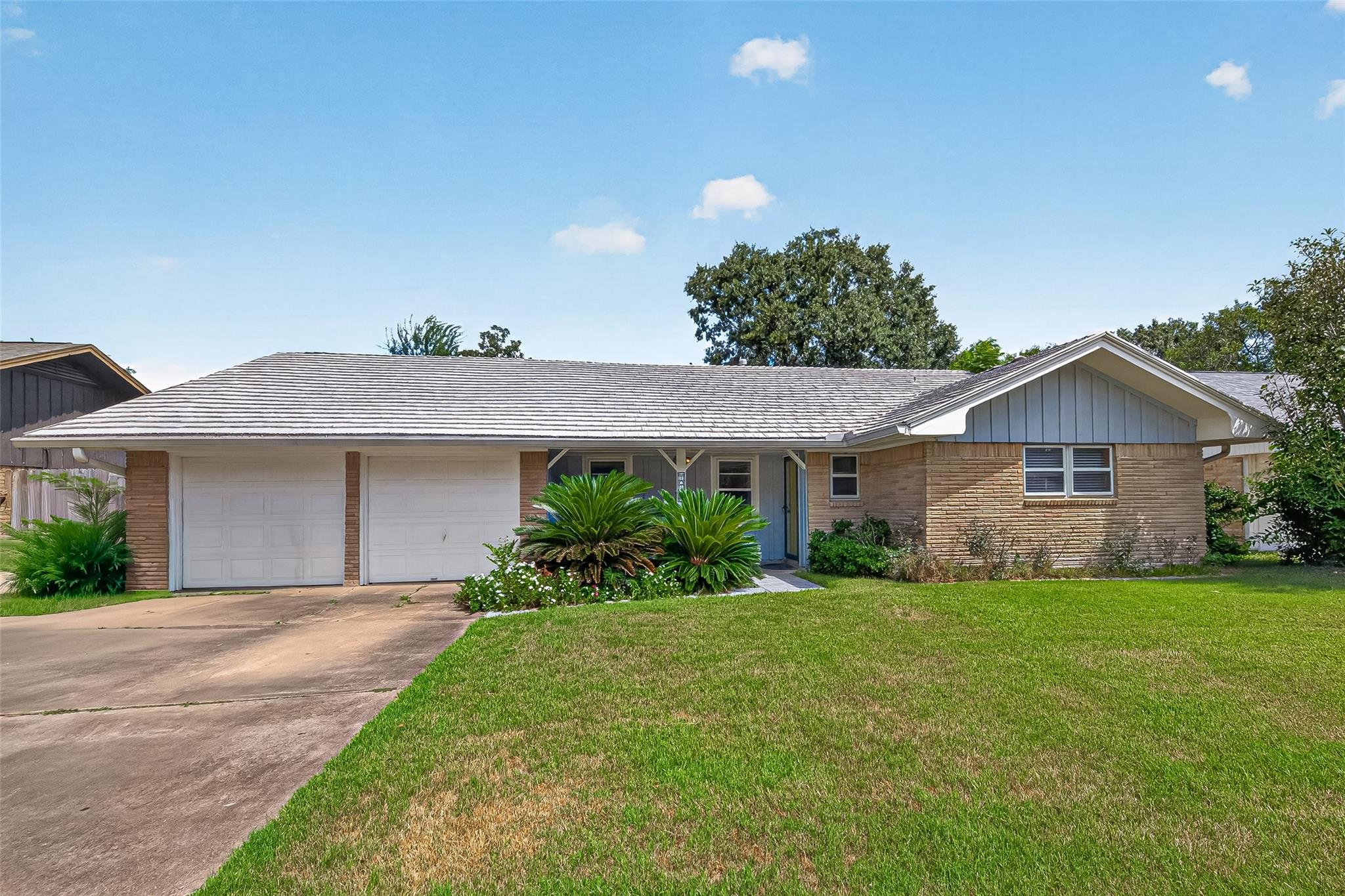 10418 Hazelhurst Drive — photo
