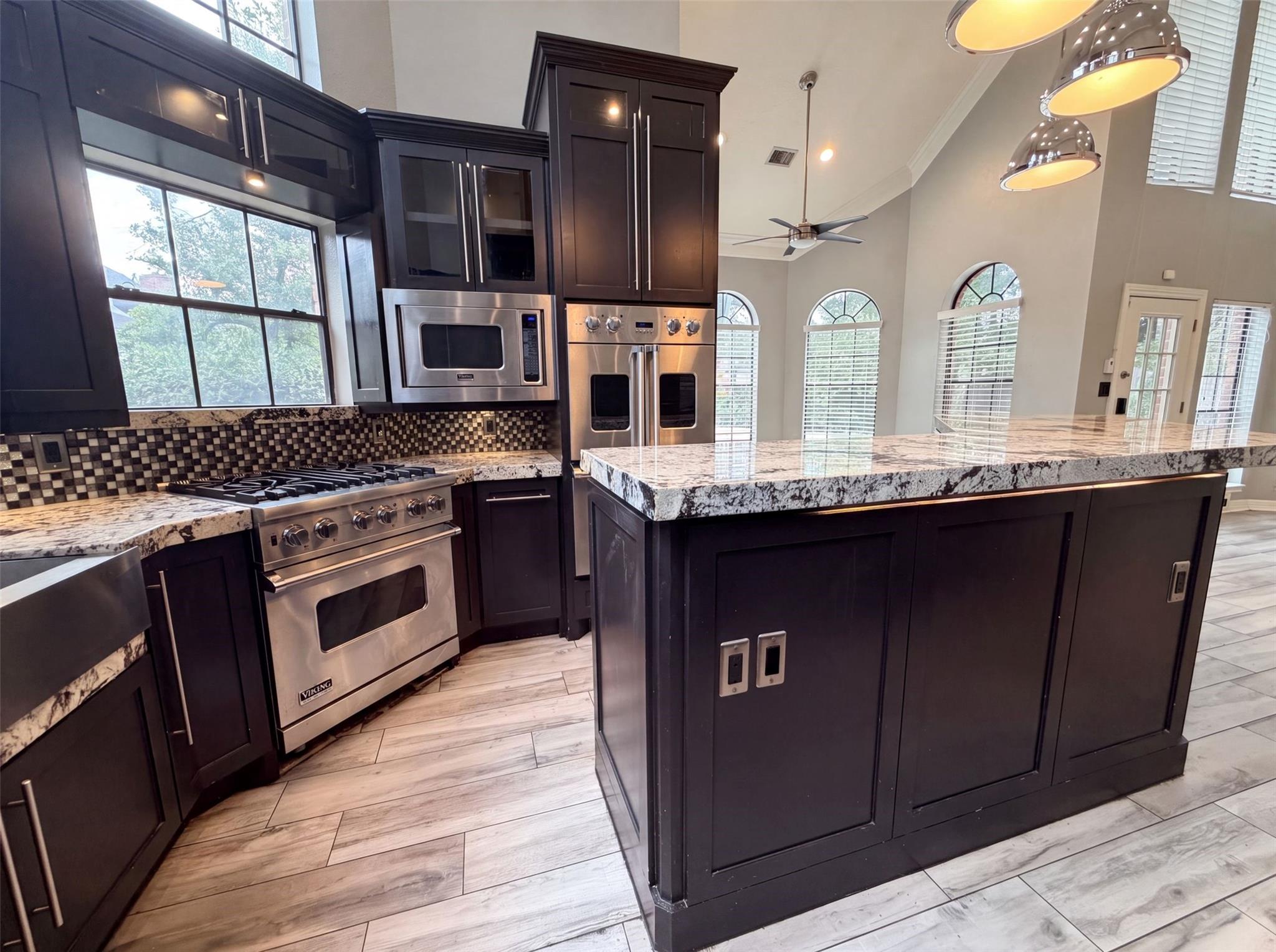 6127 Willowcrest Court, Spring, TX 77389 — photo 2