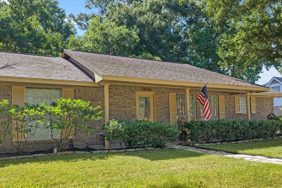 12615 Old River Drive — photo