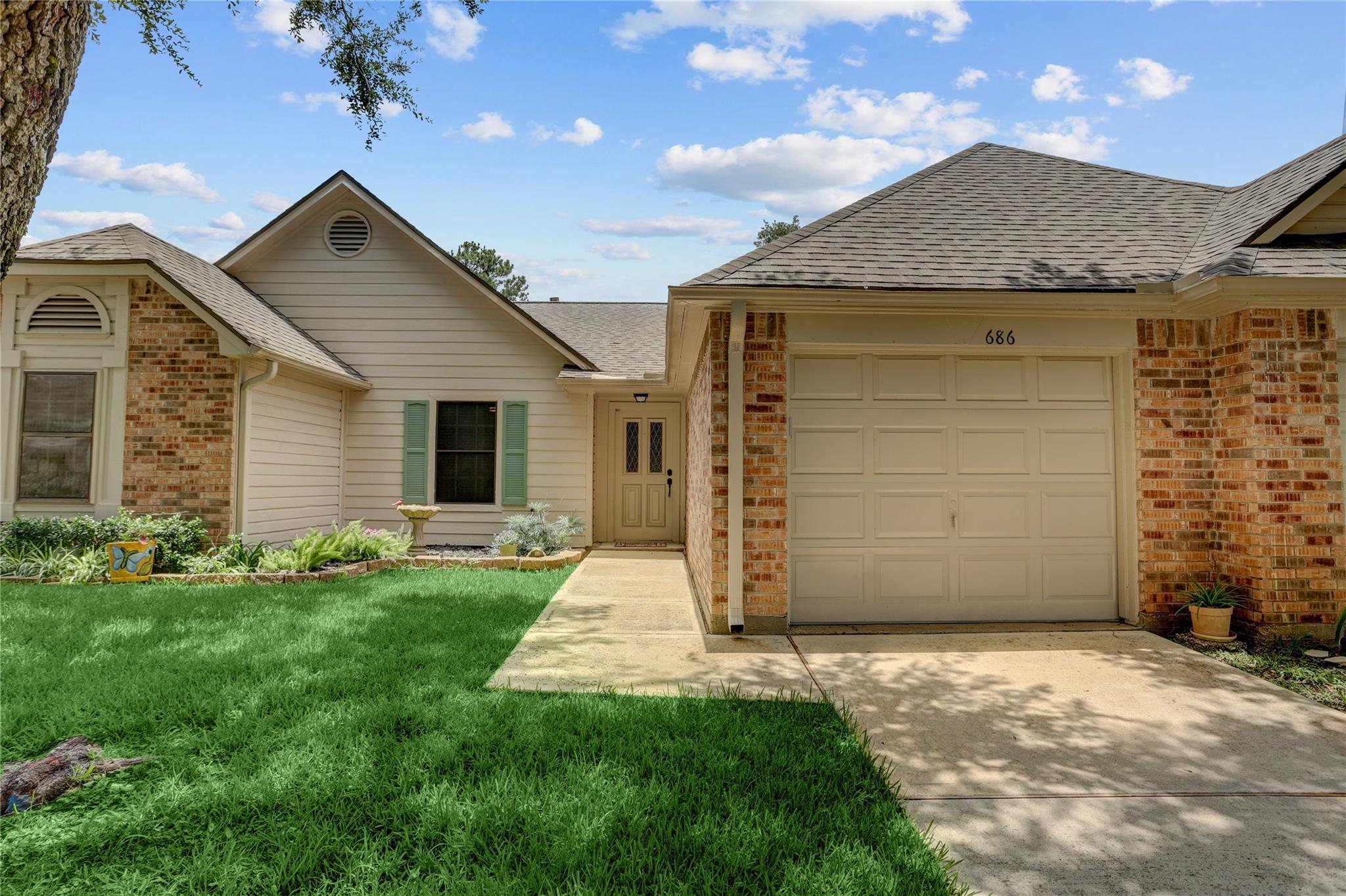 686 W Country Grove Circle — photo