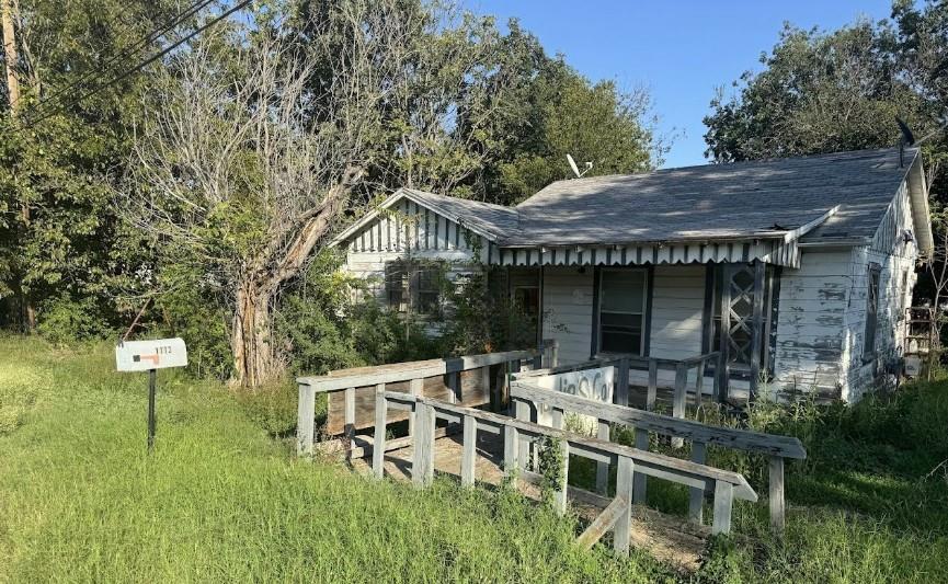 1112 N Austin Street — photo