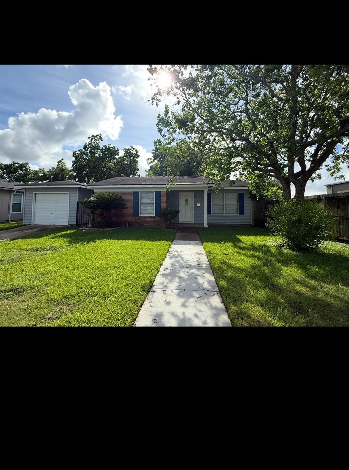 102 Forest Oaks Ln — photo