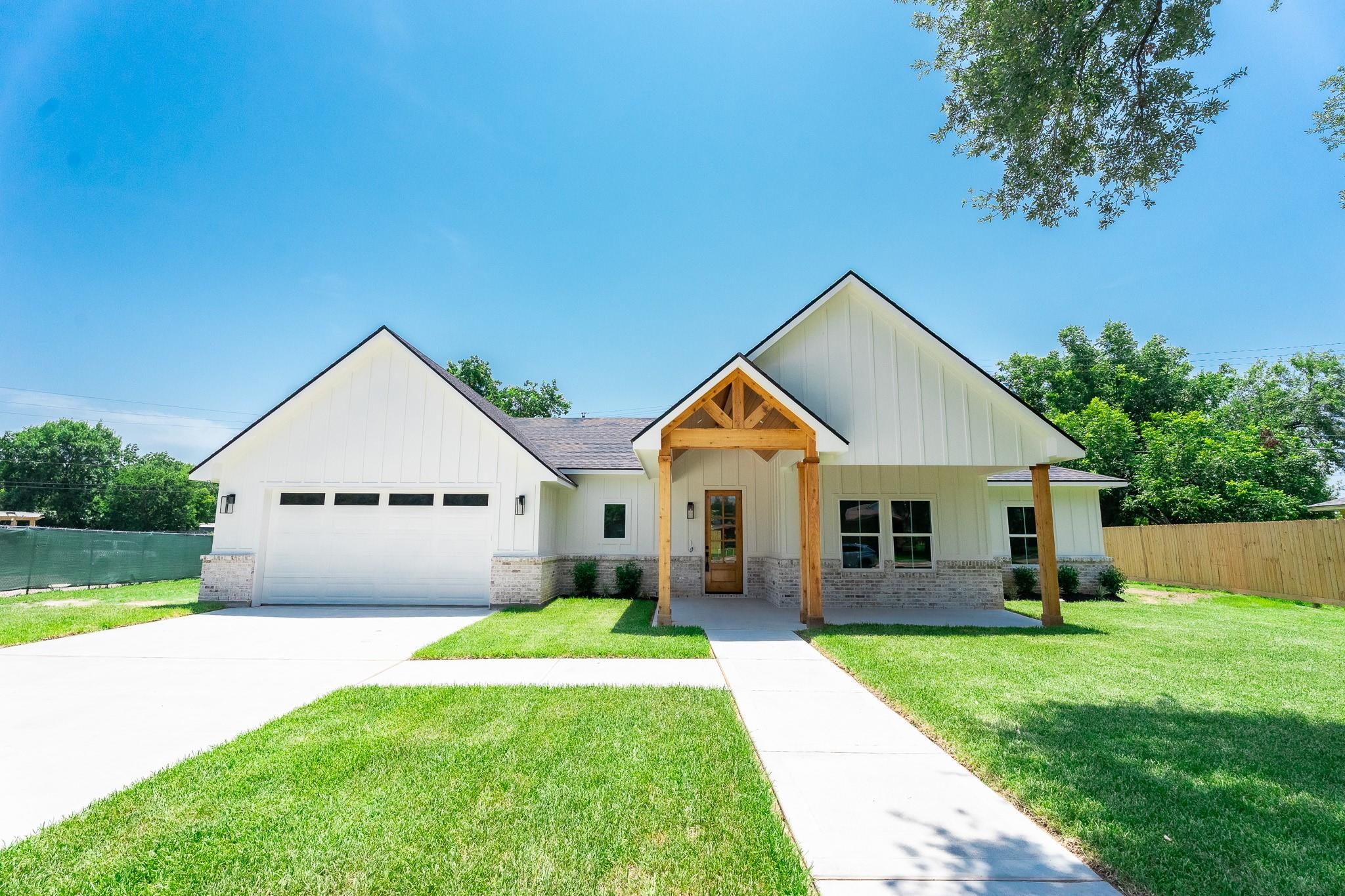 1211 Cherokee Drive — photo