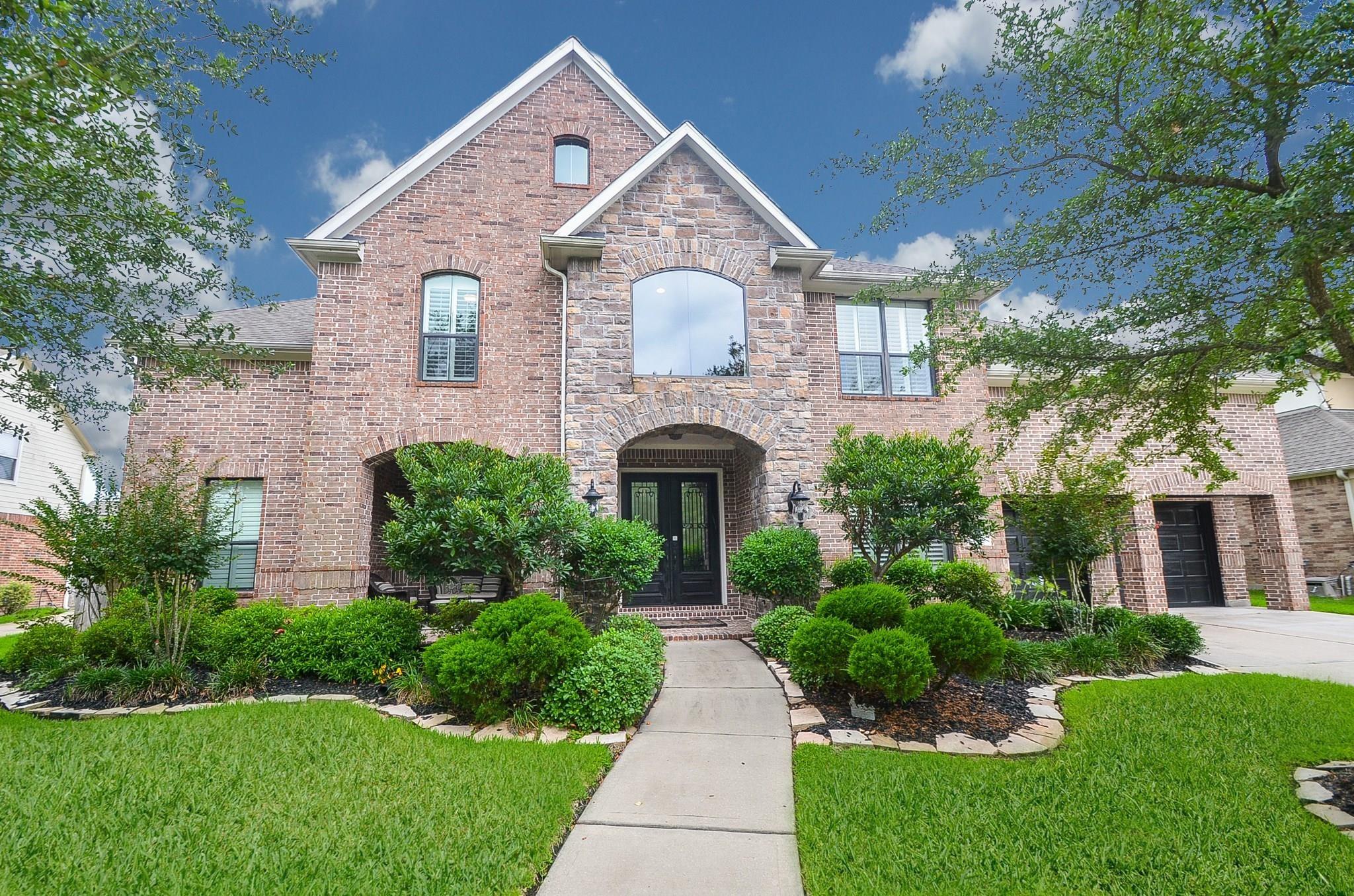 5910 Hawthorne Garden Way — photo