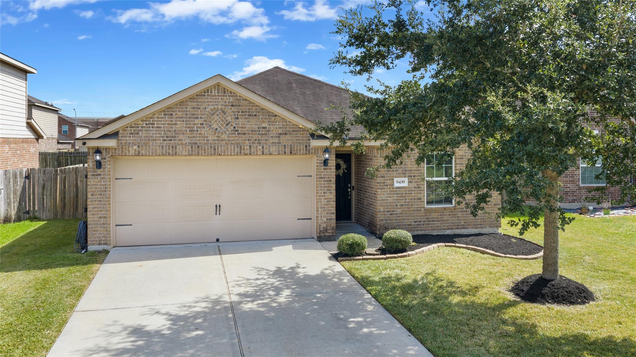 9439 Gold Mountain Drive — photo
