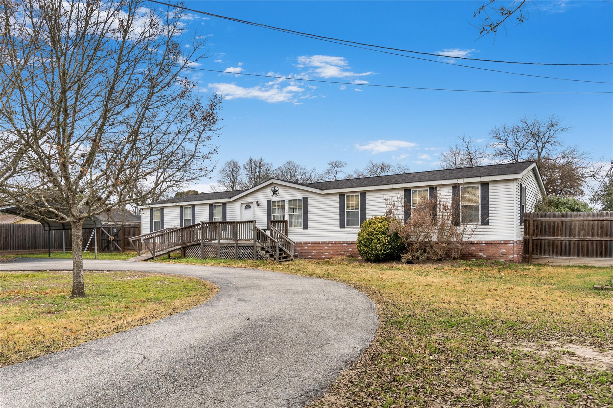 1005 Baumgarten, Schulenburg, TX 78956 — photo 2